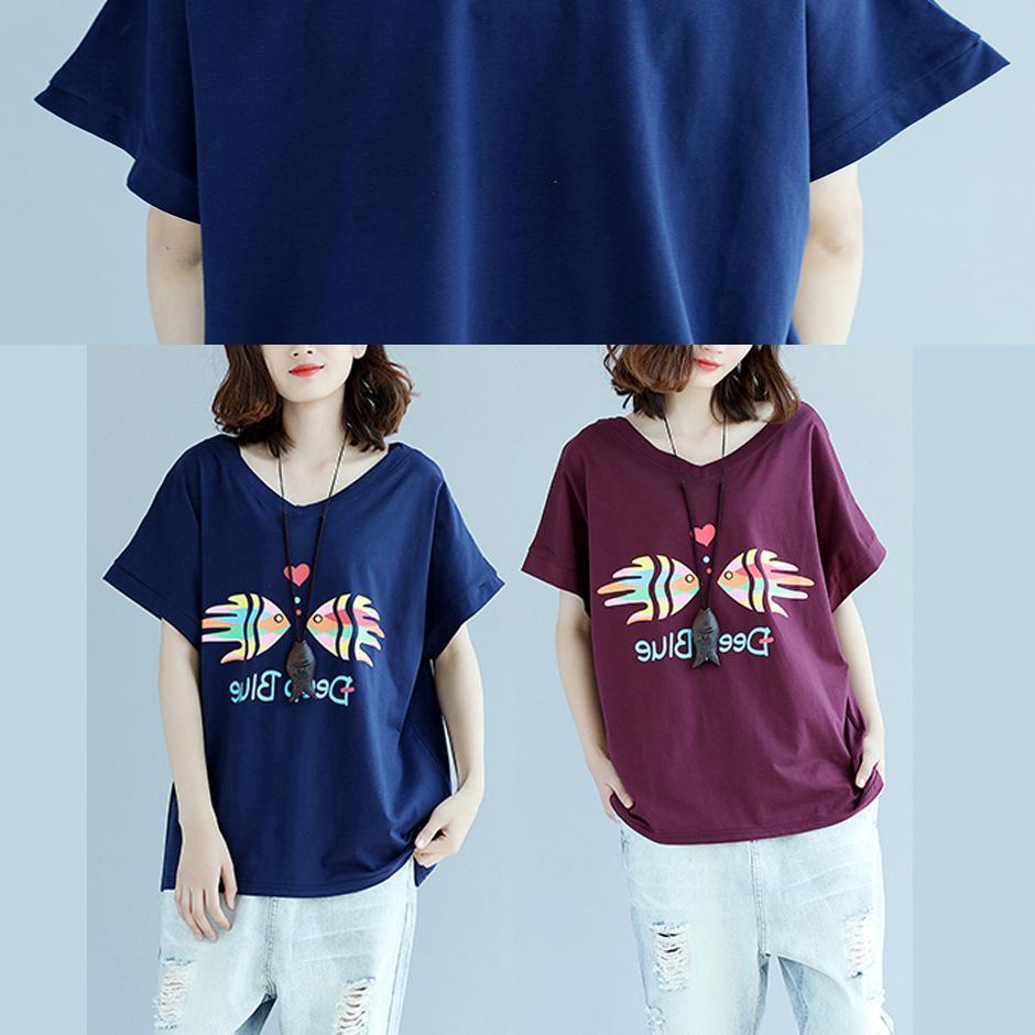 Böhmisches V-Ausschnitt-Fledermausärmel-Baumwolltunika-Muster. Tailliertes Nähen von blauen Oberteilen