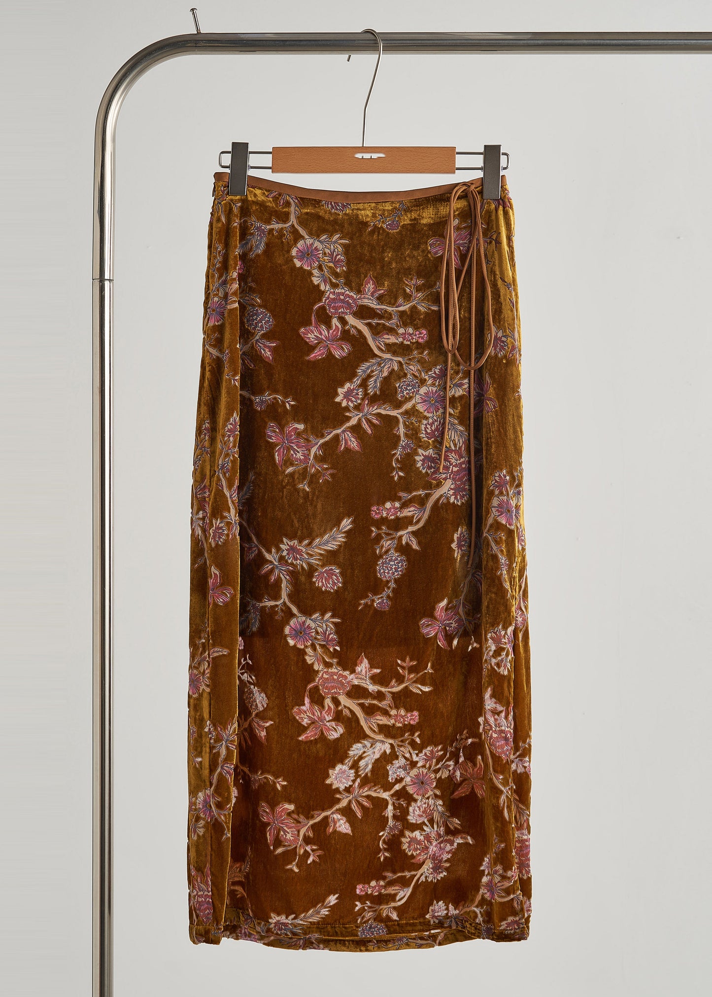 Boho Beige Zweiteiler mit V-Ausschnitt und Streifen – Frühlingsoutfits