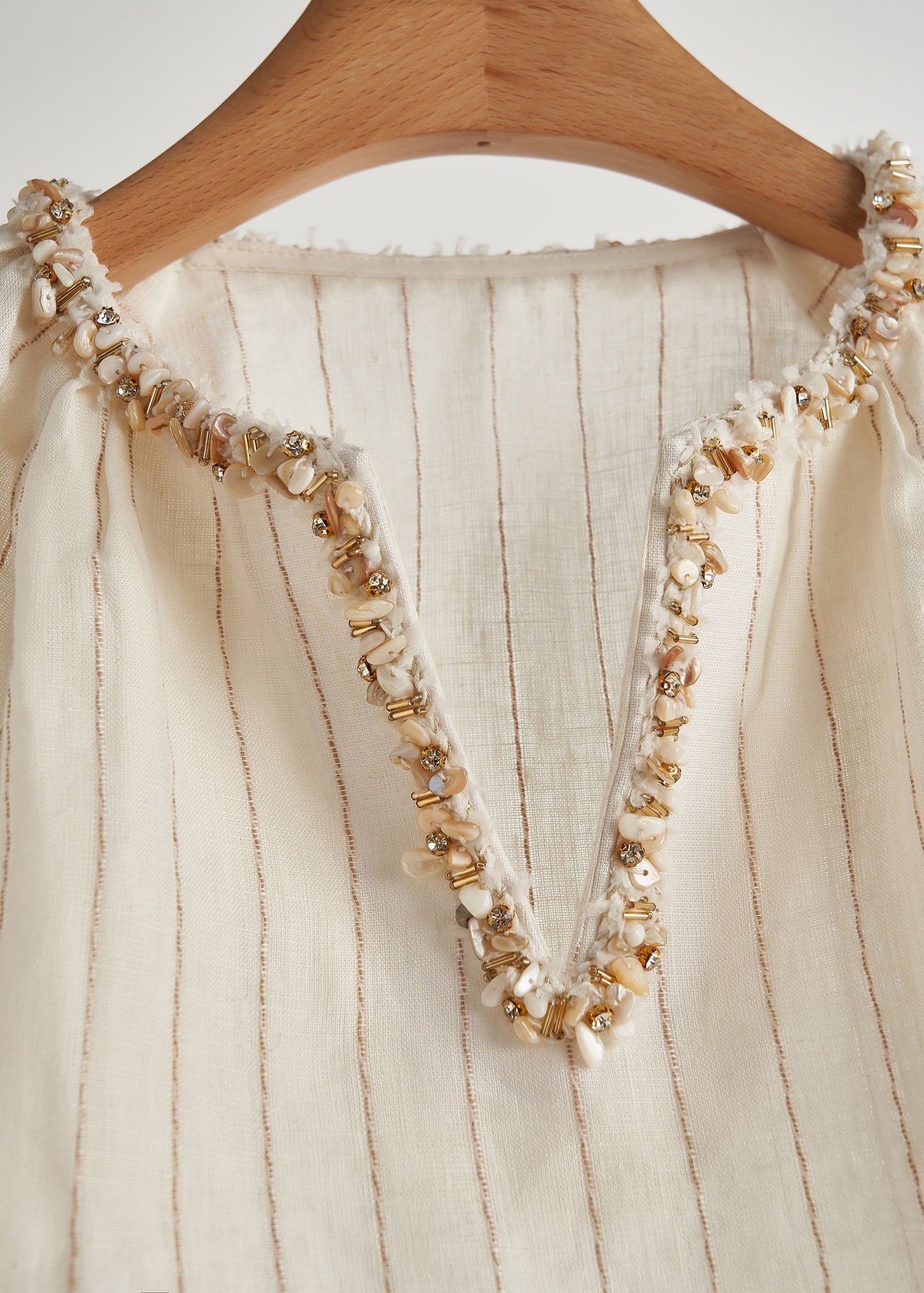 Boho Beige Zweiteiler mit V-Ausschnitt und Streifen – Frühlingsoutfits