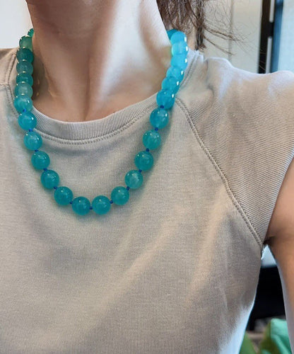 Collar bohemio de plata de ley azul con cuentas graduadas de circonita y cristal