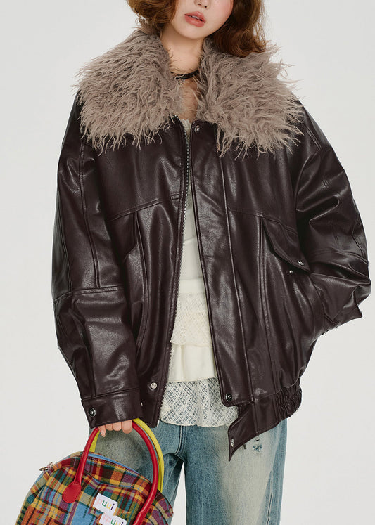 Boho-Winterjacke aus übergroßem Kunstleder mit Schokoladenbraunem Kunstpelzkragen