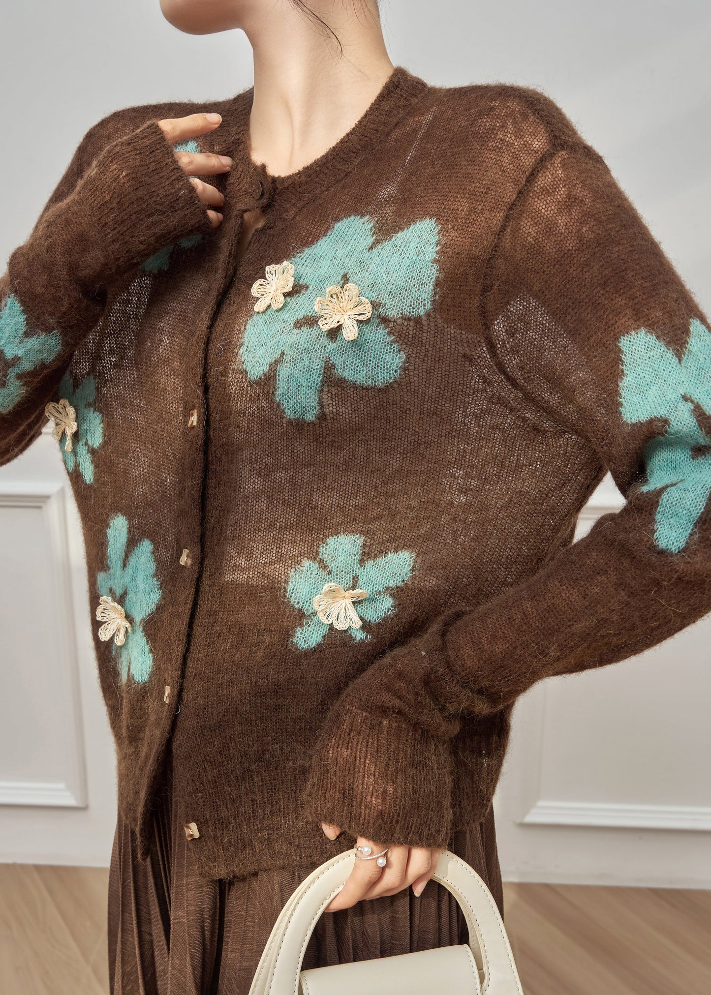 Boho-Cardigan aus Baumwolle mit Rundhalsausschnitt, Patchwork-Knopfleiste und kaffeebraunem Muster, Frühling