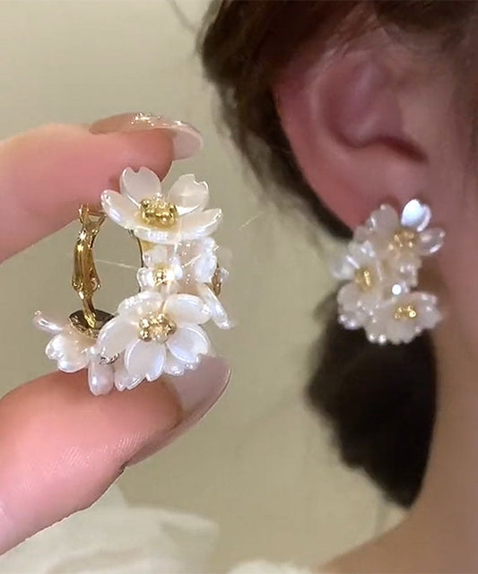 Pendientes de aro bohemios con diseño floral de concha y aleación de cobre y oro