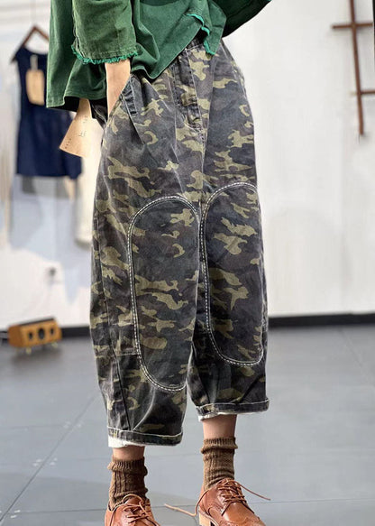 Boho Grüne Haremshose aus Baumwolle mit elastischer Taille und Stickereien im Camouflage-Stil