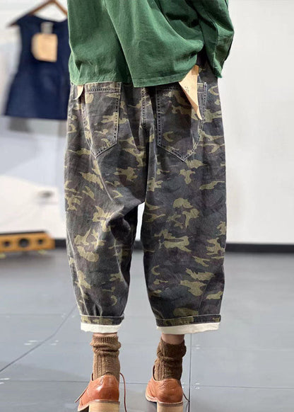 Boho Grüne Haremshose aus Baumwolle mit elastischer Taille und Stickereien im Camouflage-Stil