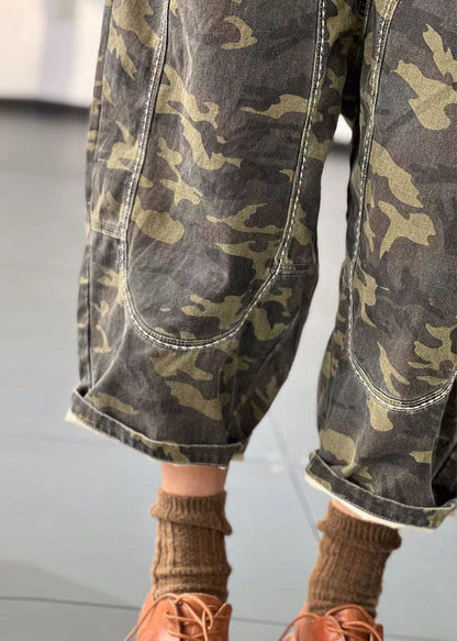 Boho Grüne Haremshose aus Baumwolle mit elastischer Taille und Stickereien im Camouflage-Stil