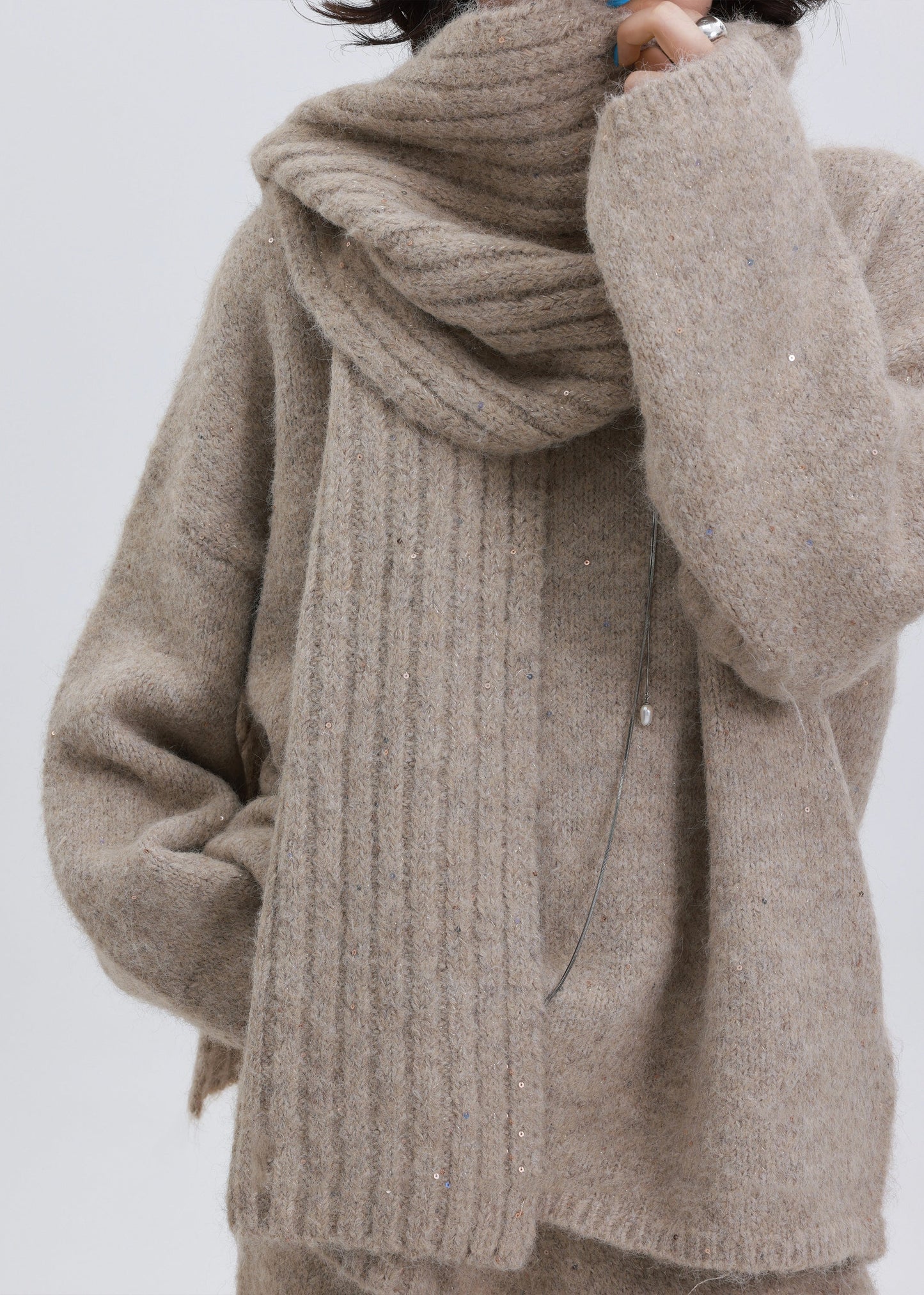 Bufanda acogedora de punto de lana cálida con lentejuelas caqui bohemia