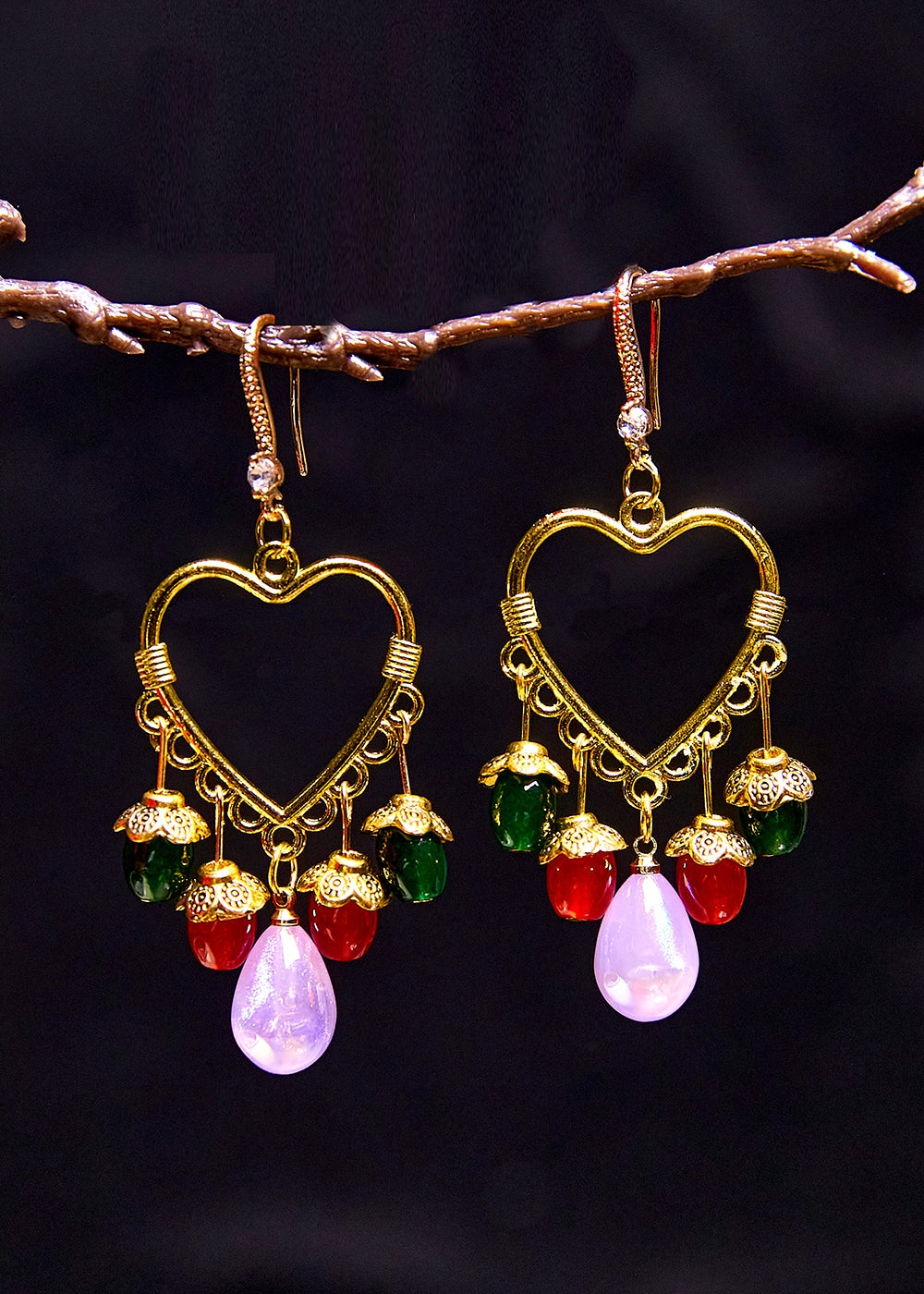 Pendientes colgantes con borlas y cuentas multicolores estilo bohemio en forma de corazón