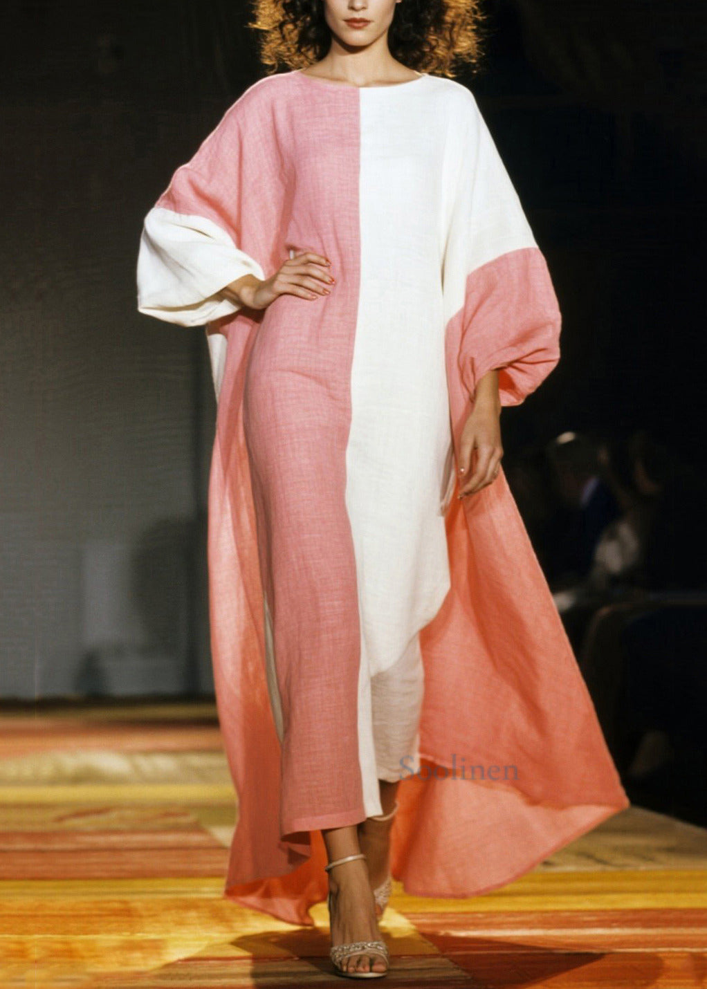 Boho-Kleid aus Baumwolle in Rosa mit asymmetrischem Patchwork-Design und Laternenärmeln