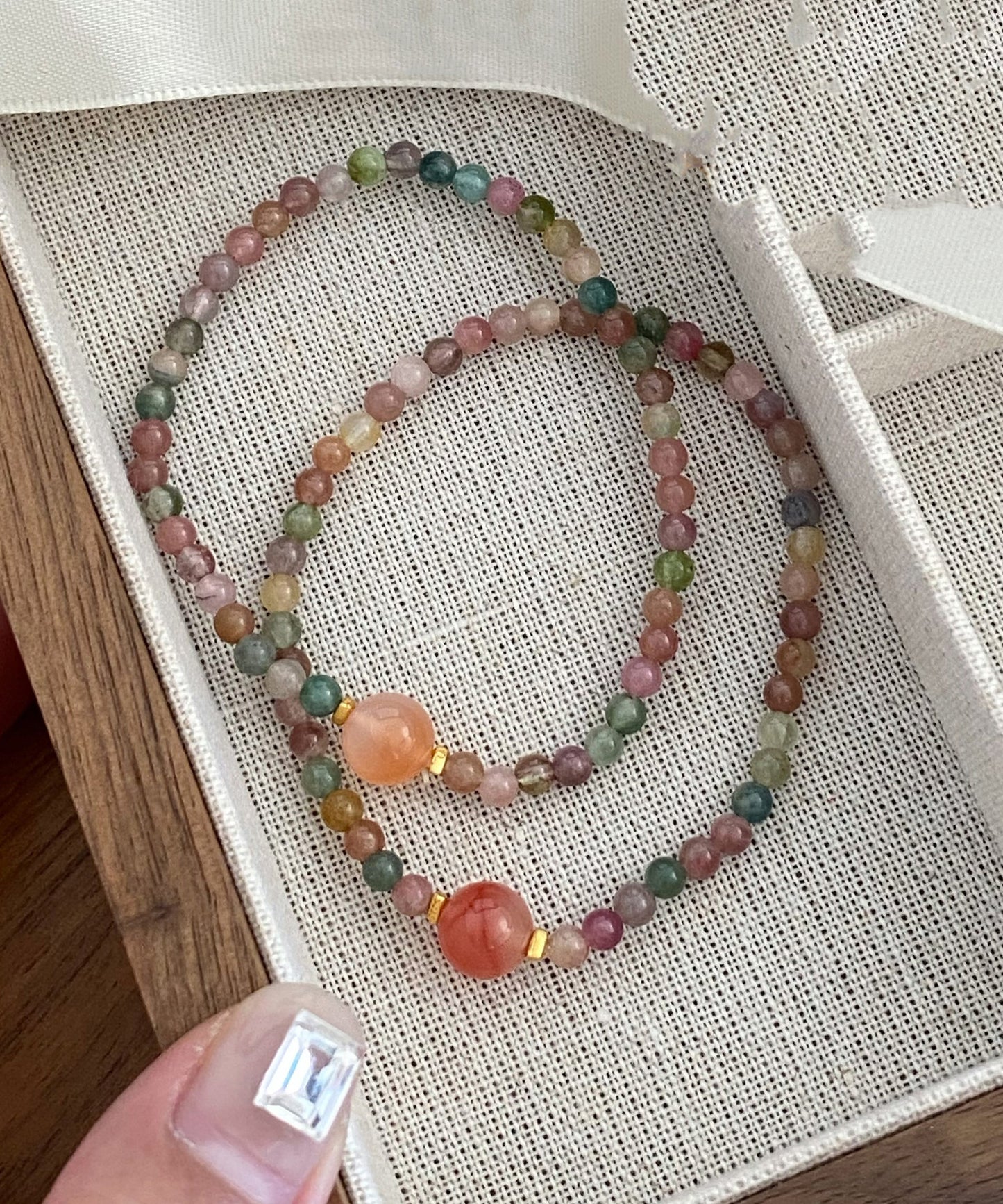 Pulsera de cadena de cuentas tejida a mano con arcoíris bohemio