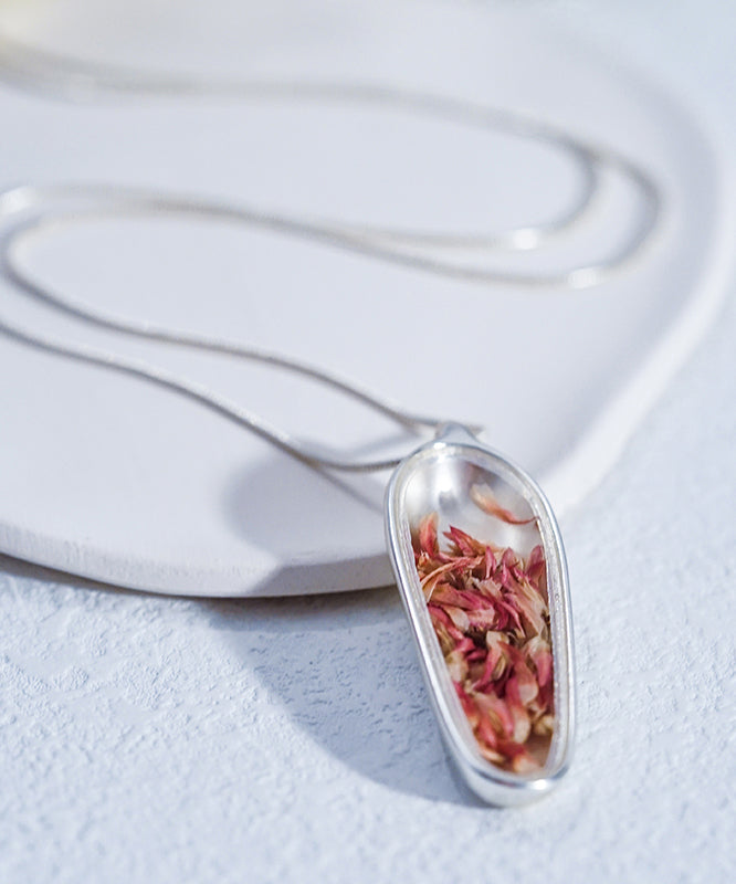 Boho Rote Pullover-Anhänger-Halskette mit Blumenmuster