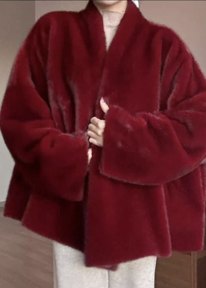 Abrigos de piel y cuero lisos cálidos de color rojo bohemio con cuello en V para invierno