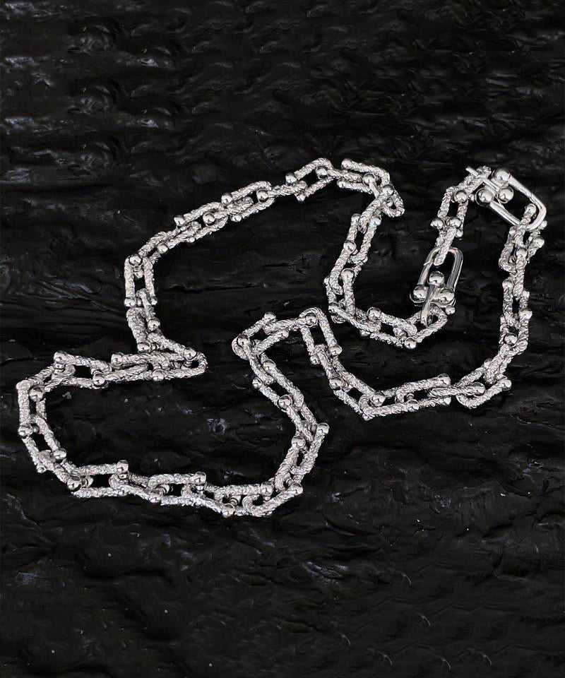 Collar con colgante de cadena de plata de ley y seda estilo bohemio