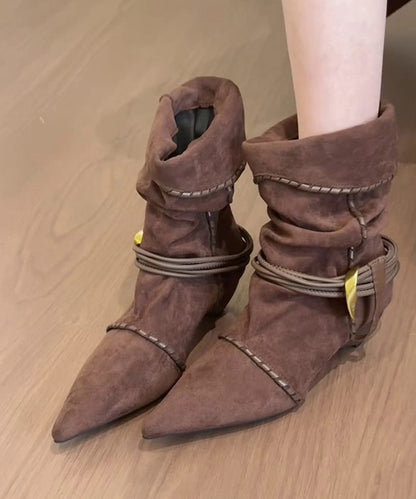 Boho-Stiefeletten mit klobigem Design, aprikosenfarbenem Wildleder, spitz zulaufend und mit Faltenwurf