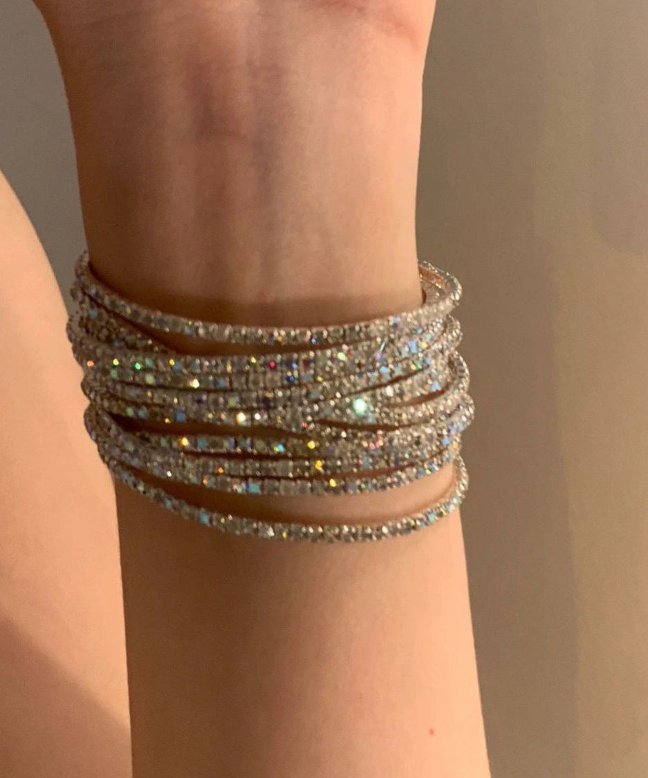 Conjunto de dos piezas de brazaletes bohemios de aleación blanca con circonitas en capas