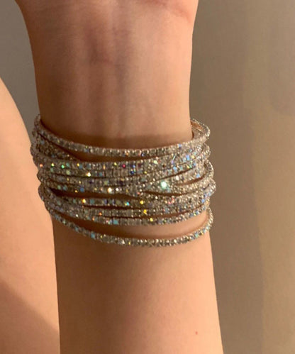 Conjunto de dos piezas de brazaletes bohemios de aleación blanca con circonitas en capas