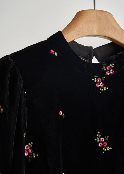 Blusas de terciopelo de seda con plumas y patchwork bordado negro de boutique para primavera