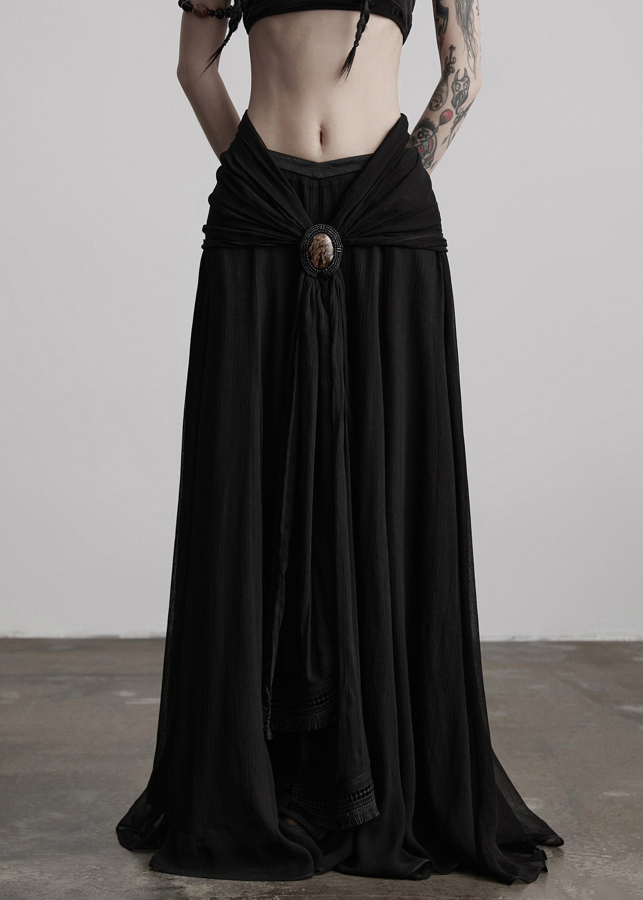 Faldas de seda con dobladillo extragrande y patchwork con borlas negras de boutique para primavera