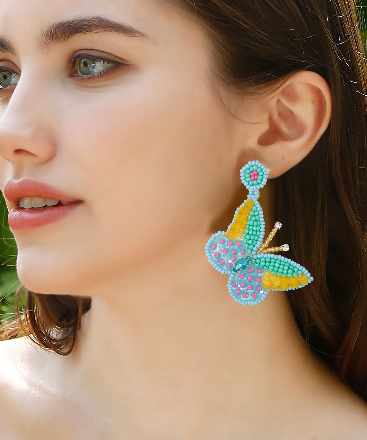 Boutique Ohrringe mit Reisbällchen und Schmetterlingen aus Strickstoff, Blau