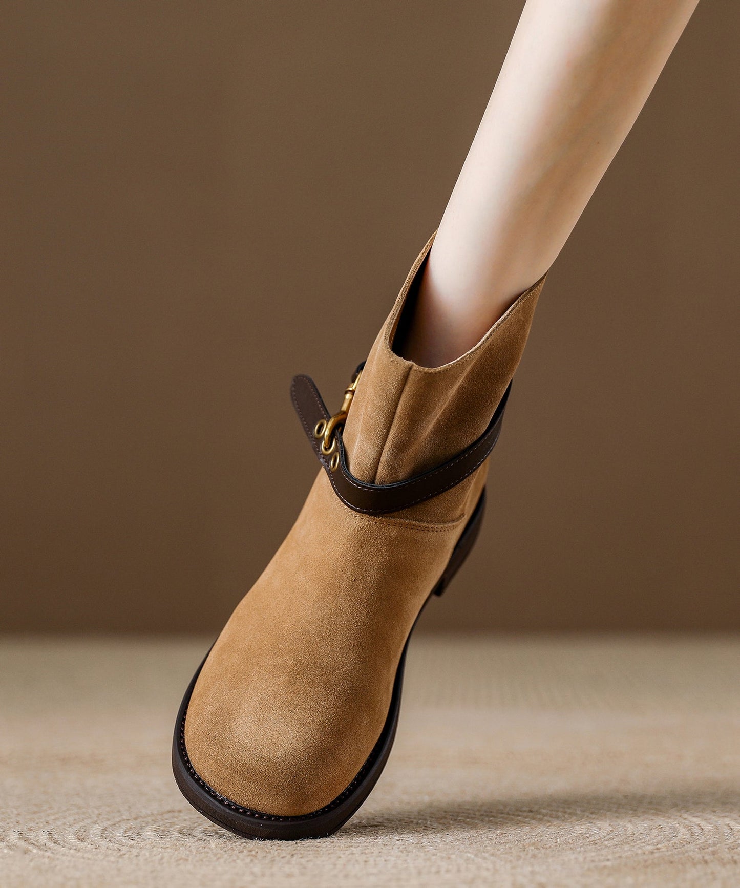 Botas cómodas de ante color caqui con empalme de boutique