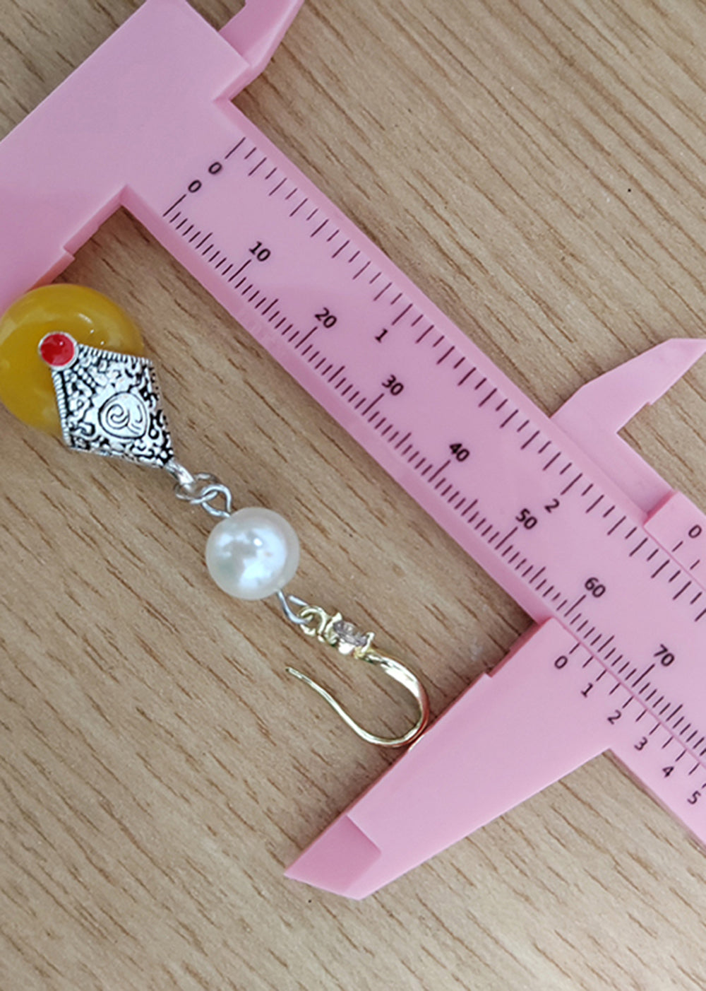 Boutique Perlenkette Feine Bienenwachs-Tropfenohrringe