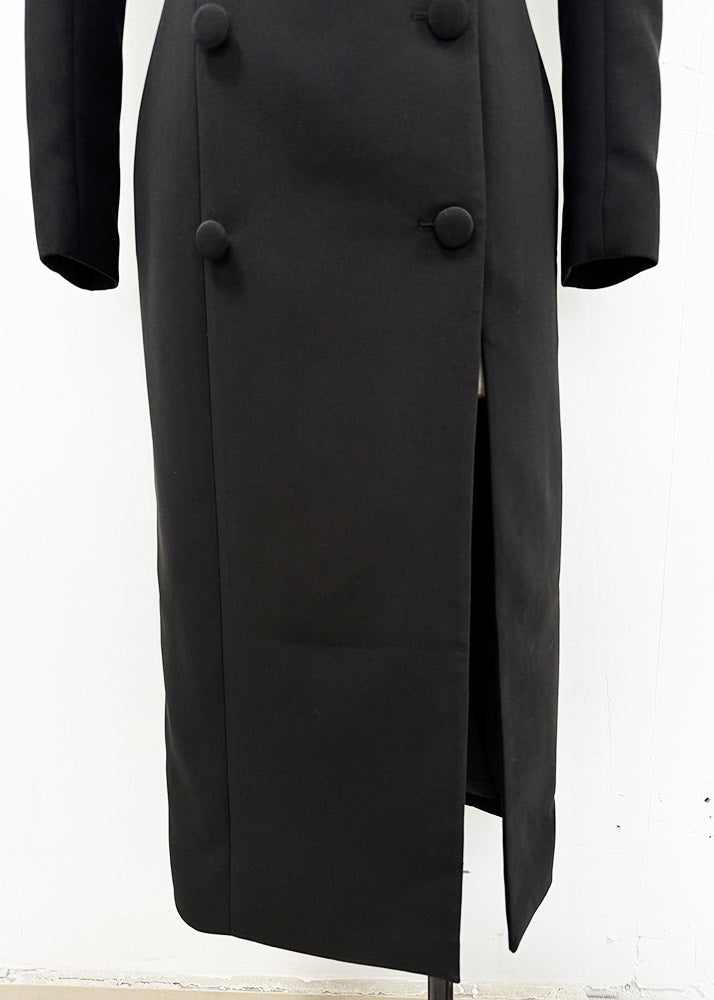 Vestido Boutique Rojo con Cuello Barco, Doble Botonadura, Abertura Lateral, Primavera