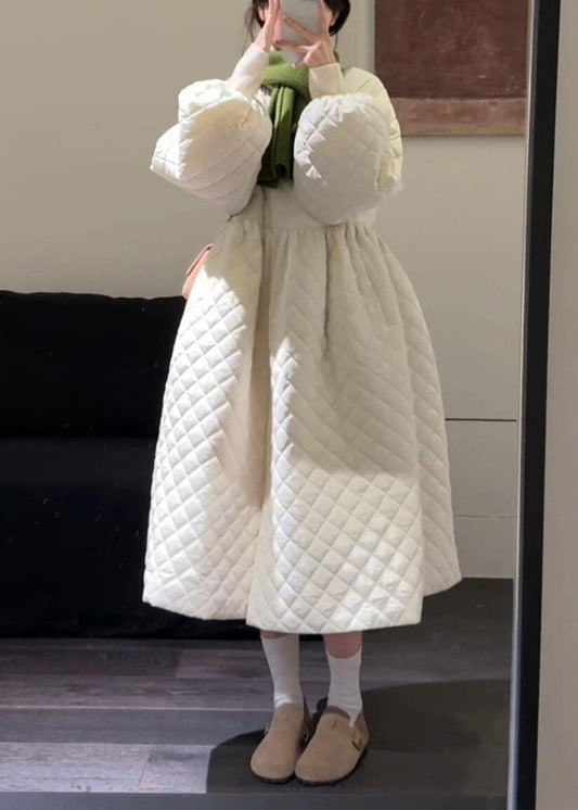 Boutique Weißer karierter Wintermantel aus feiner Baumwolle mit Laternenärmeln