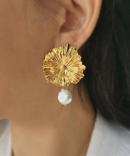 Pendientes colgantes con borlas de perlas y margaritas pequeñas de cobre amarillo dorado