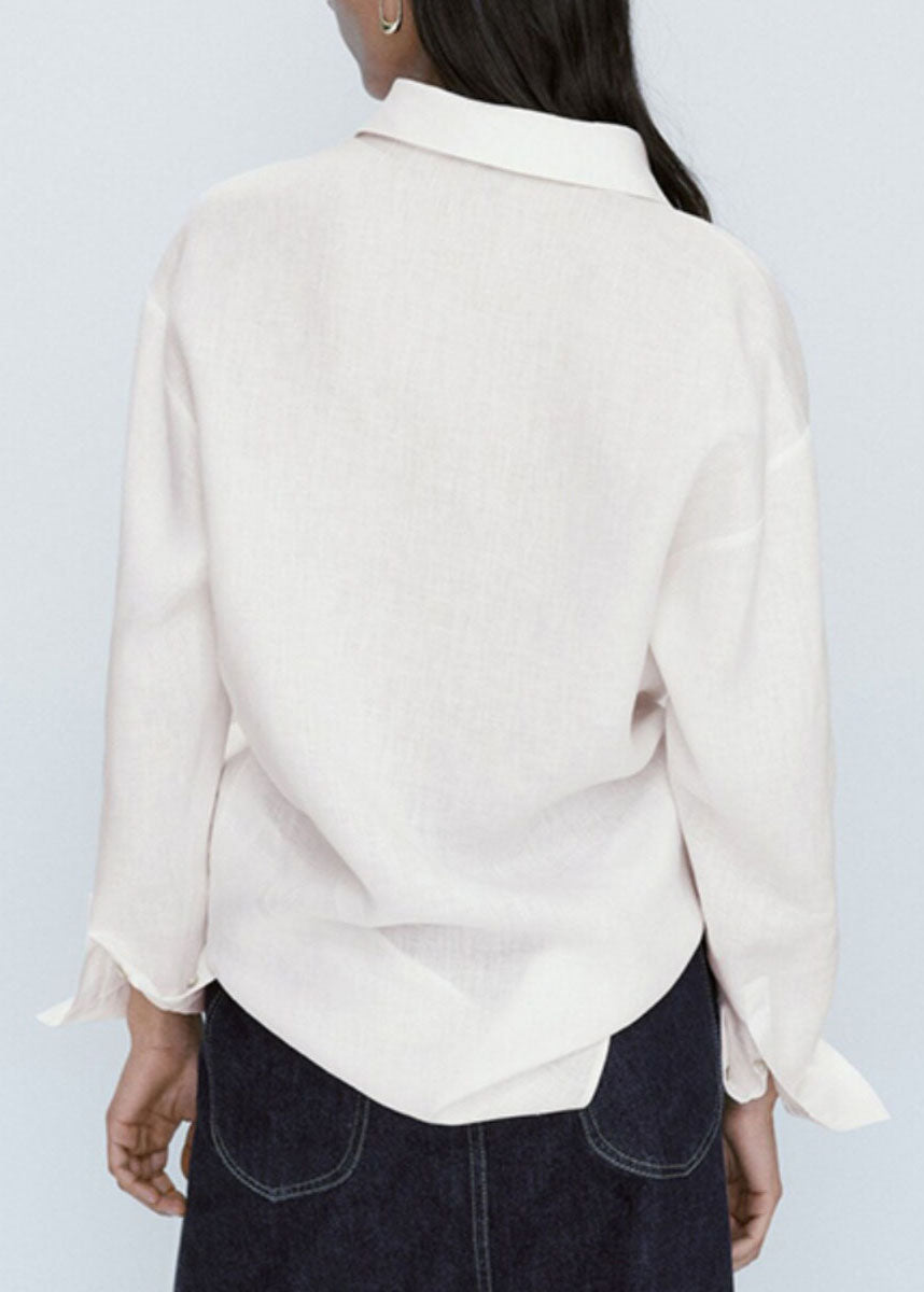 Camisa corta azul bebé con cuello Peter Pan y botones lisos para primavera