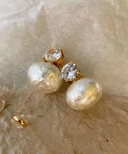 Pendientes cortos de aleación de cobre y oro con circonitas y perlas de algodón