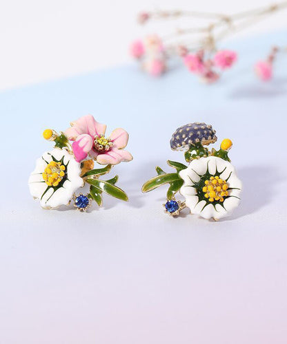 Pendientes asimétricos de plata de ley con diseño floral esmaltado y arcoíris