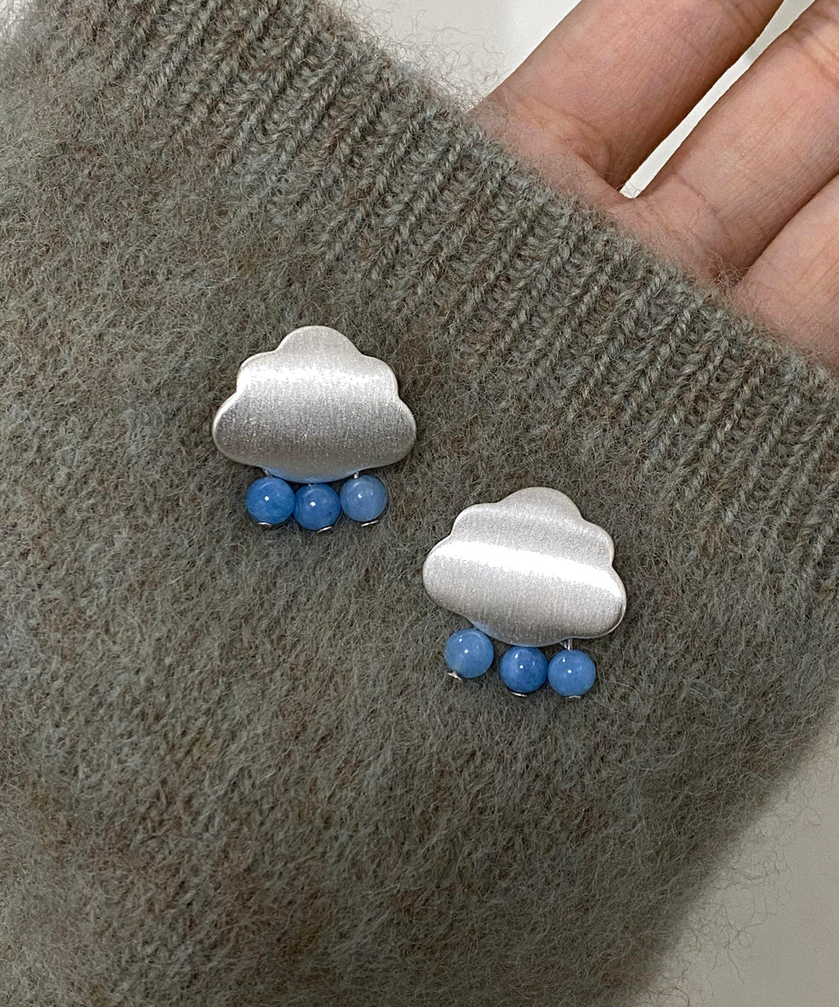 Brief Silk Alloy Cloud Mass Raindrops Tassel Stud Earrings