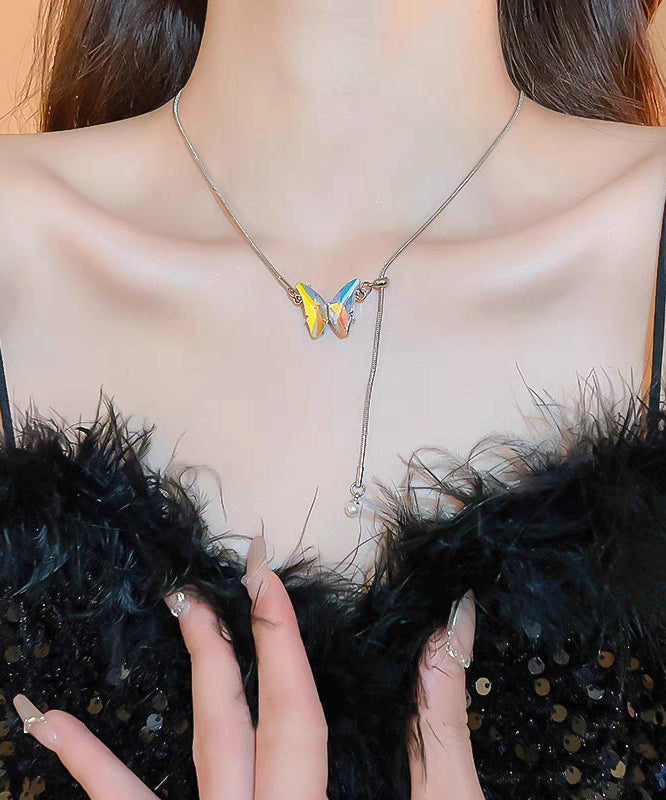 Collar con colgante de mariposa y borla de acero inoxidable de seda