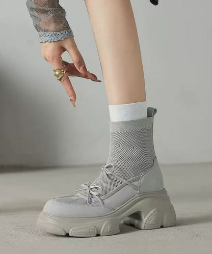 Braune, atmungsaktive Plateau-Stiefel aus Rindsleder mit Mesh-Einsätzen