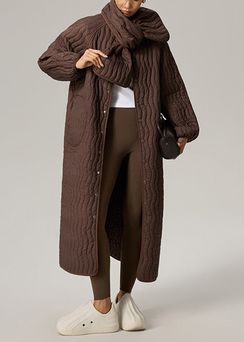 Braunes, zweiteiliges Set mit Knopftaschen, Oversized-Baumwollfüllung und Rundhalsausschnitt