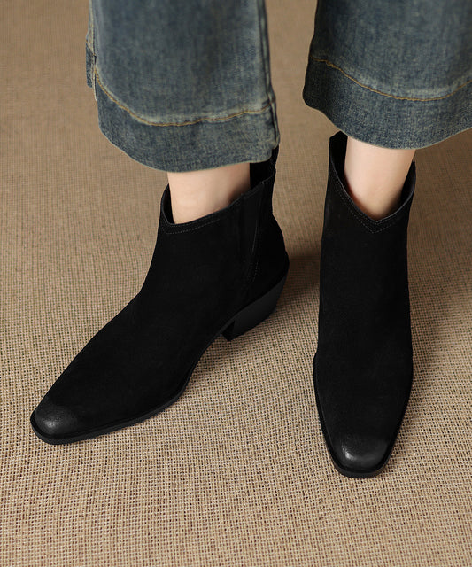 Braune, klobige Wildleder-Ankle-Boots mit elegantem Ziereinsatz