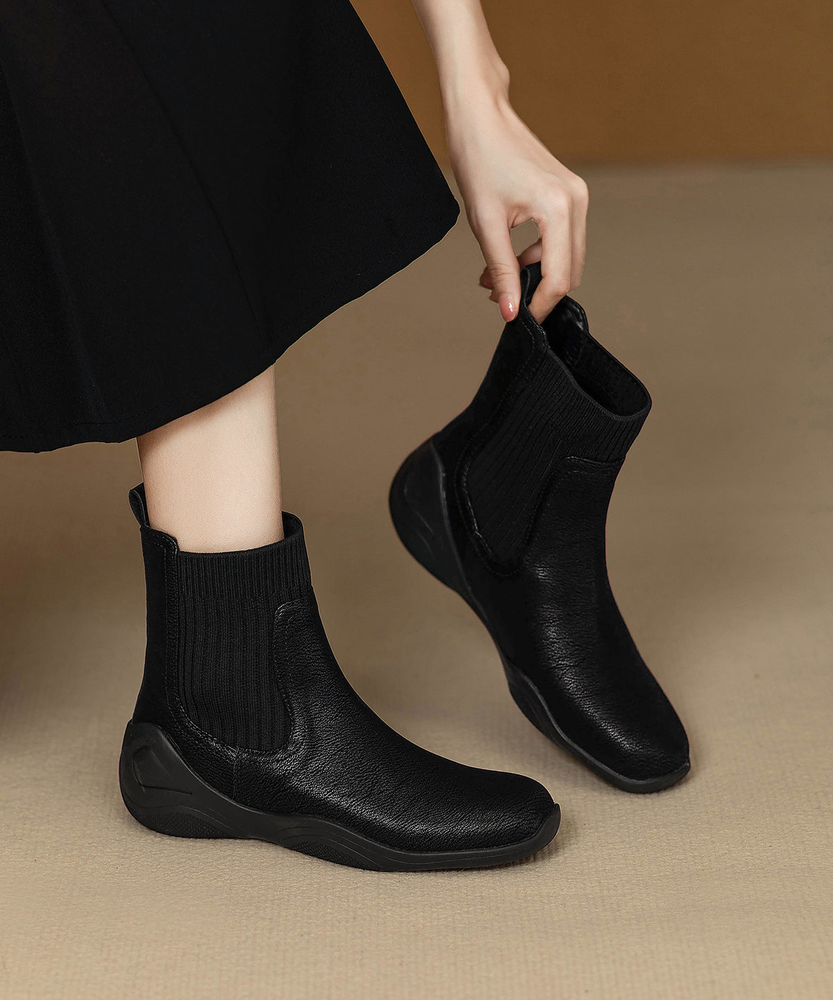 Bequeme Stiefel aus braunem Rindsleder mit Ziernähten