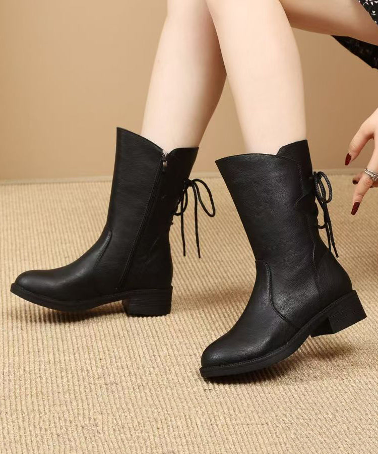 Braune, klobige Schnürstiefel aus Rindsleder