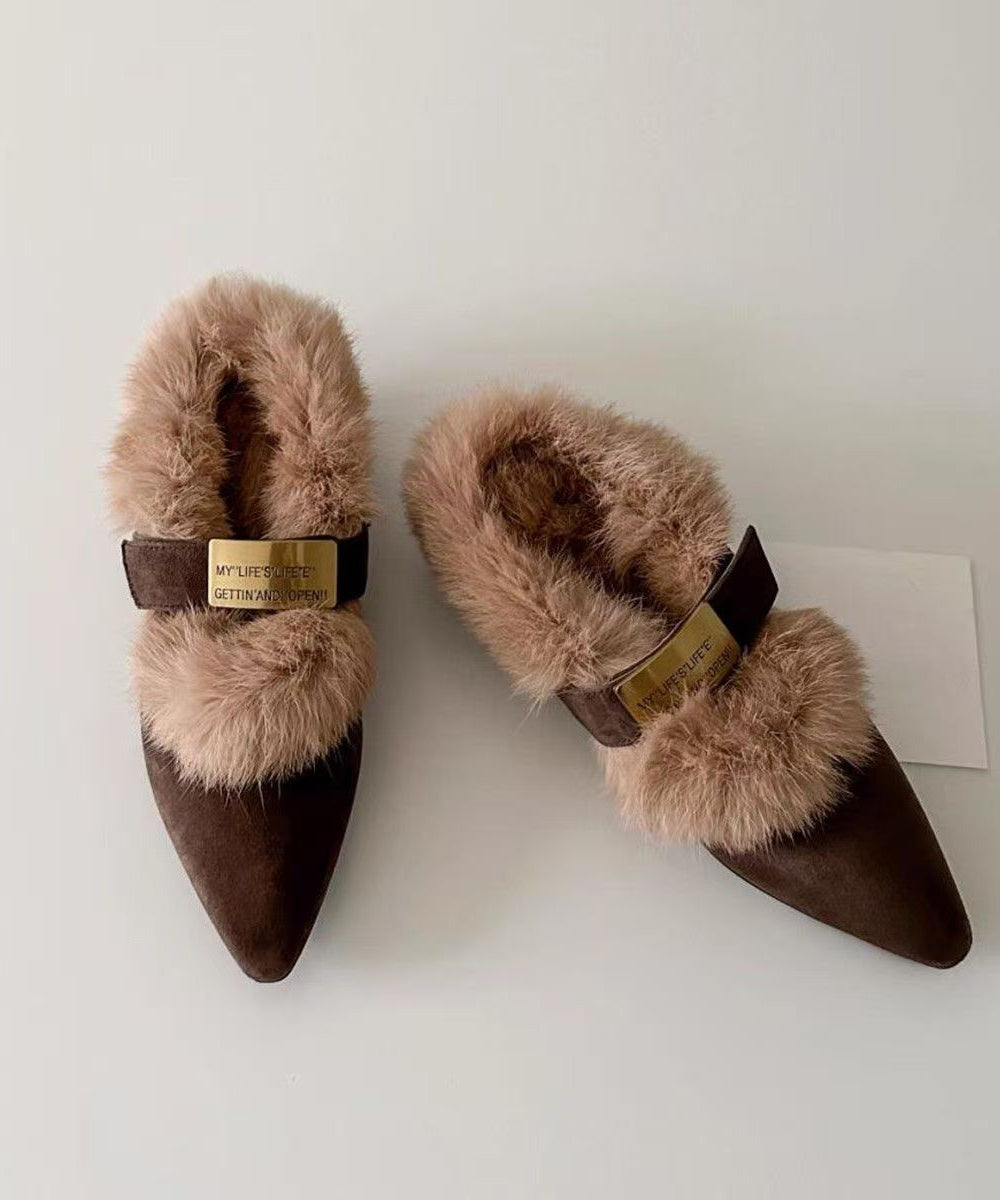 Braunes Wildleder, klobiger Absatz, flauschiges Wollfutter, spitze Zehenpartie