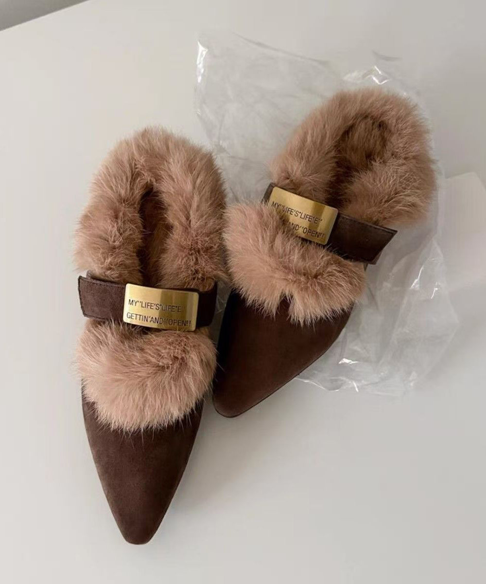 Braunes Wildleder, klobiger Absatz, flauschiges Wollfutter, spitze Zehenpartie