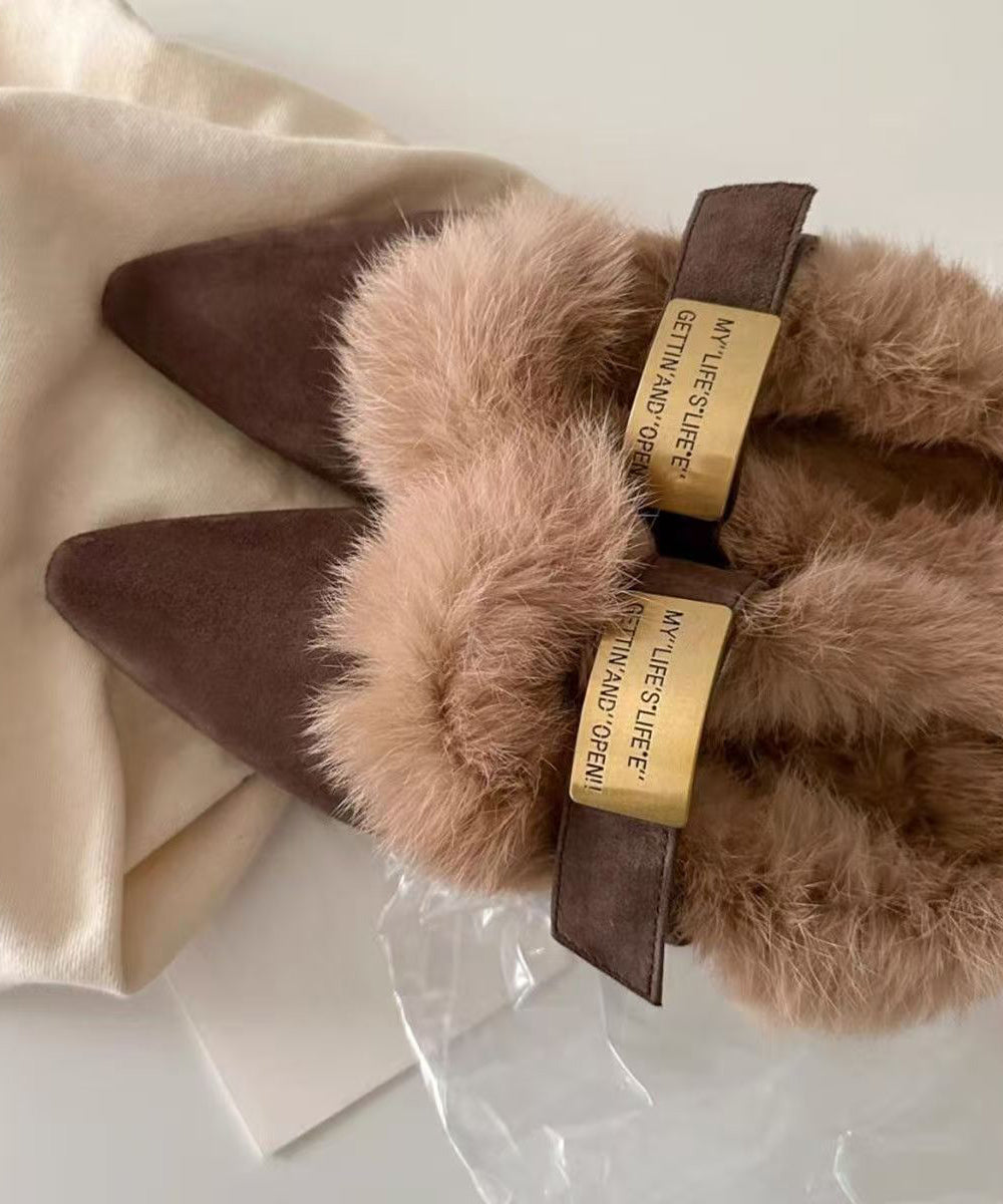 Braunes Wildleder, klobiger Absatz, flauschiges Wollfutter, spitze Zehenpartie