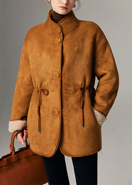 Kamelfarbene Wintermäntel mit Kordelzug und beidseitigem Druckknopfverschluss