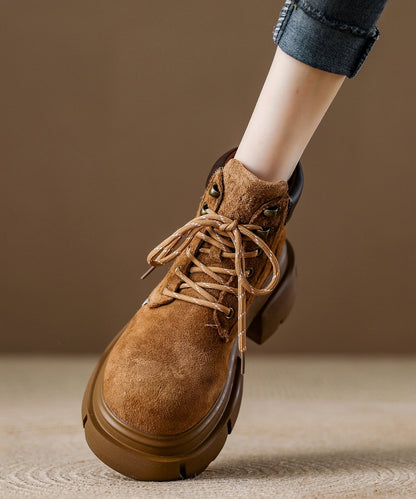 Kamelfarbene Plateau-Wildleder-Schnürstiefel mit bequemen Ziernähten