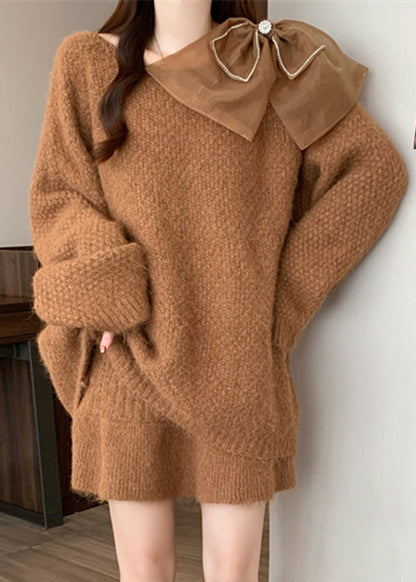 Zweiteiliges Set aus karamellfarbenem Patchwork-Baumwollstrickpullover und -rock mit Laternenärmeln