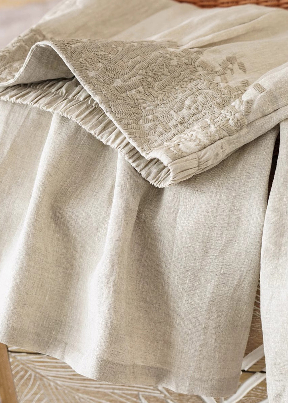 Lässige, aprikosenfarbene Leinenhose mit hohem Bund, Stickerei und weitem Bein für den Frühling