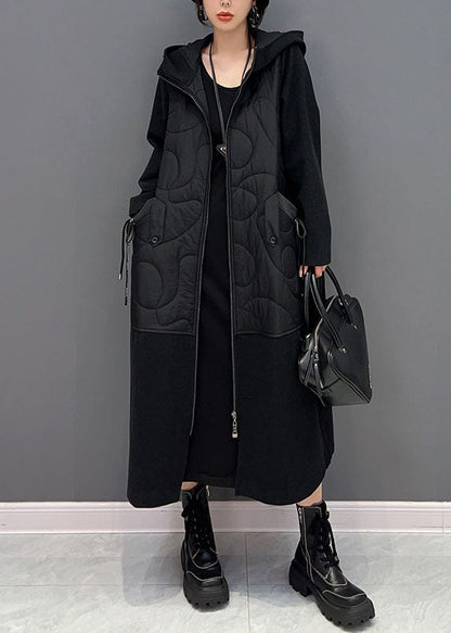 Lässiger schwarzer Patchwork-Mantel mit Kapuze und Taschen aus feiner Baumwolle