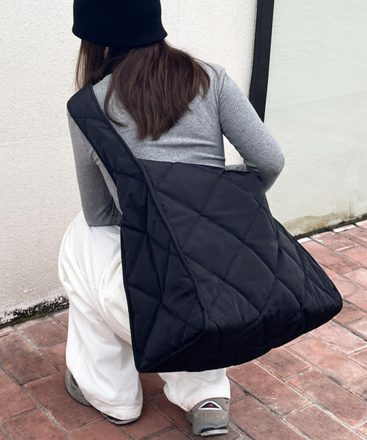 Lässige schwarze Umhängetasche aus Nylon mit großem Fassungsvermögen