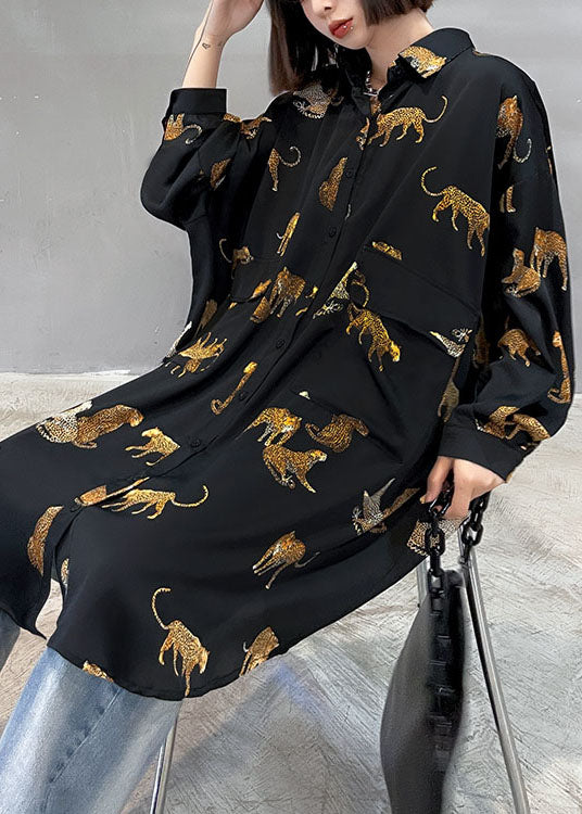 Lässiges schwarzes PeterPan-Kragen-Knopftaschen-Print-Herbst-Top mit langen Ärmeln