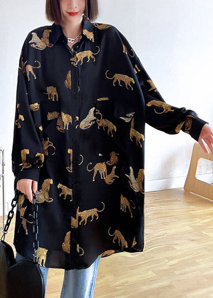 Lässiges schwarzes PeterPan-Kragen-Knopftaschen-Print-Herbst-Top mit langen Ärmeln