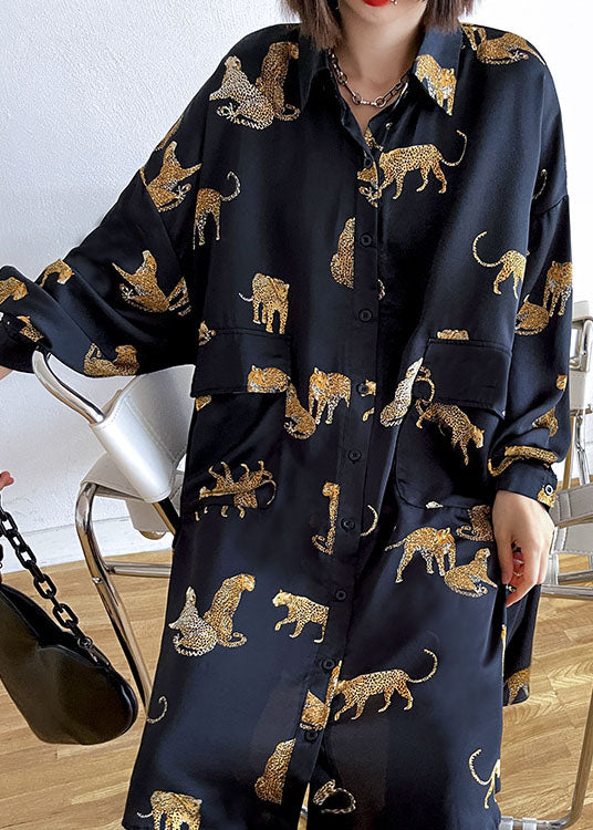 Lässiges schwarzes PeterPan-Kragen-Knopftaschen-Print-Herbst-Top mit langen Ärmeln